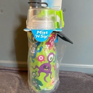 New kids squeeze and mist water bottle